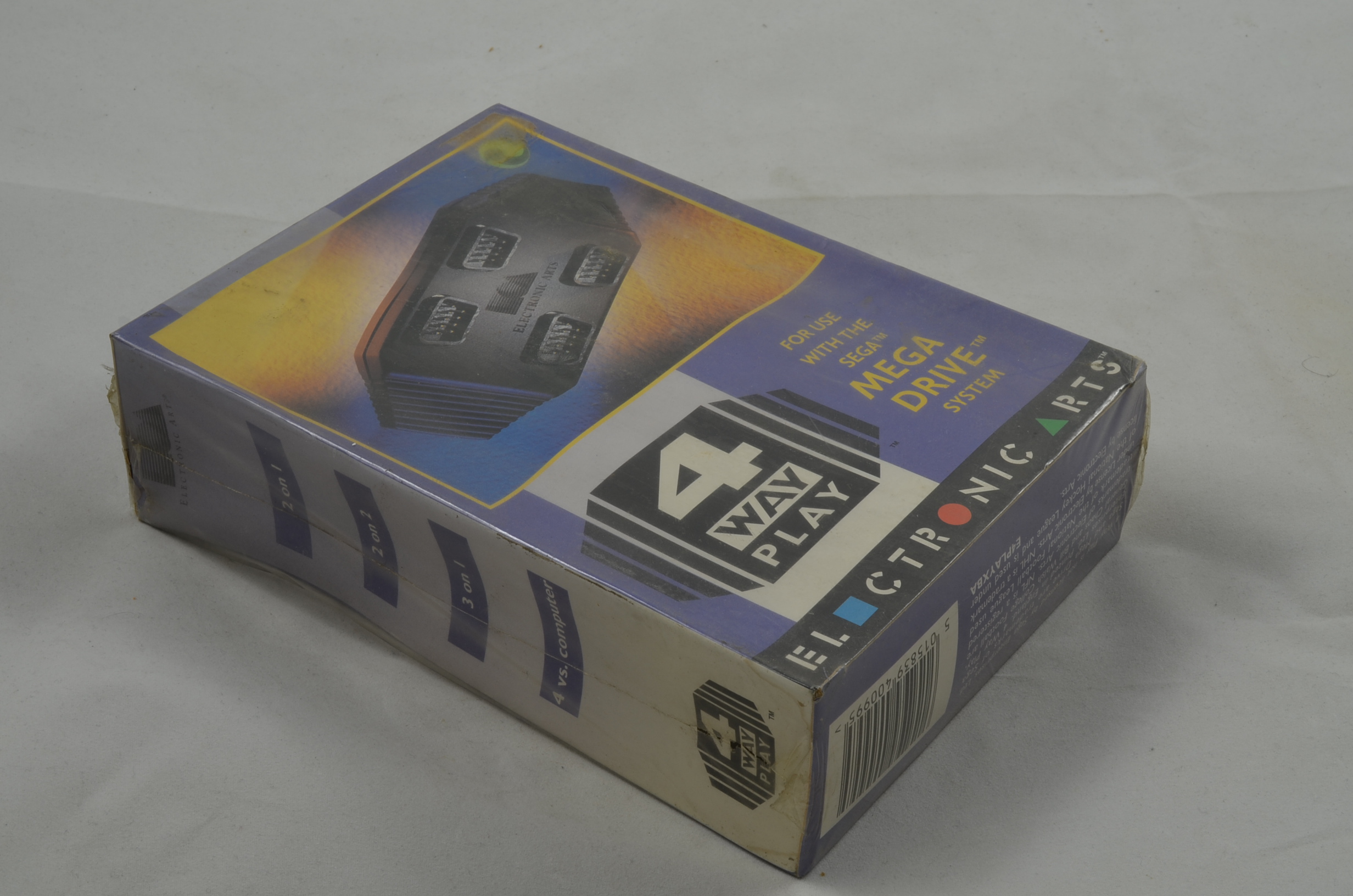 Produktbild von Vier Spieler Adapter Electronic Arts Sega Mega Drive mit OVP