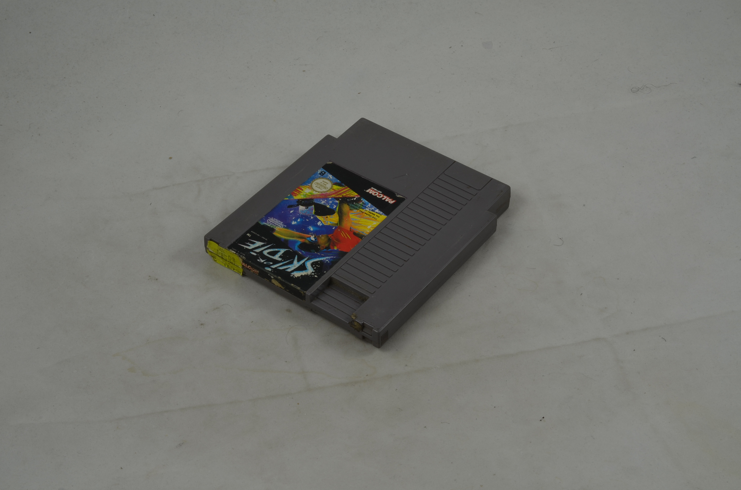 Produktbild von Ski or Die NES Spiel (Label beschädigt)